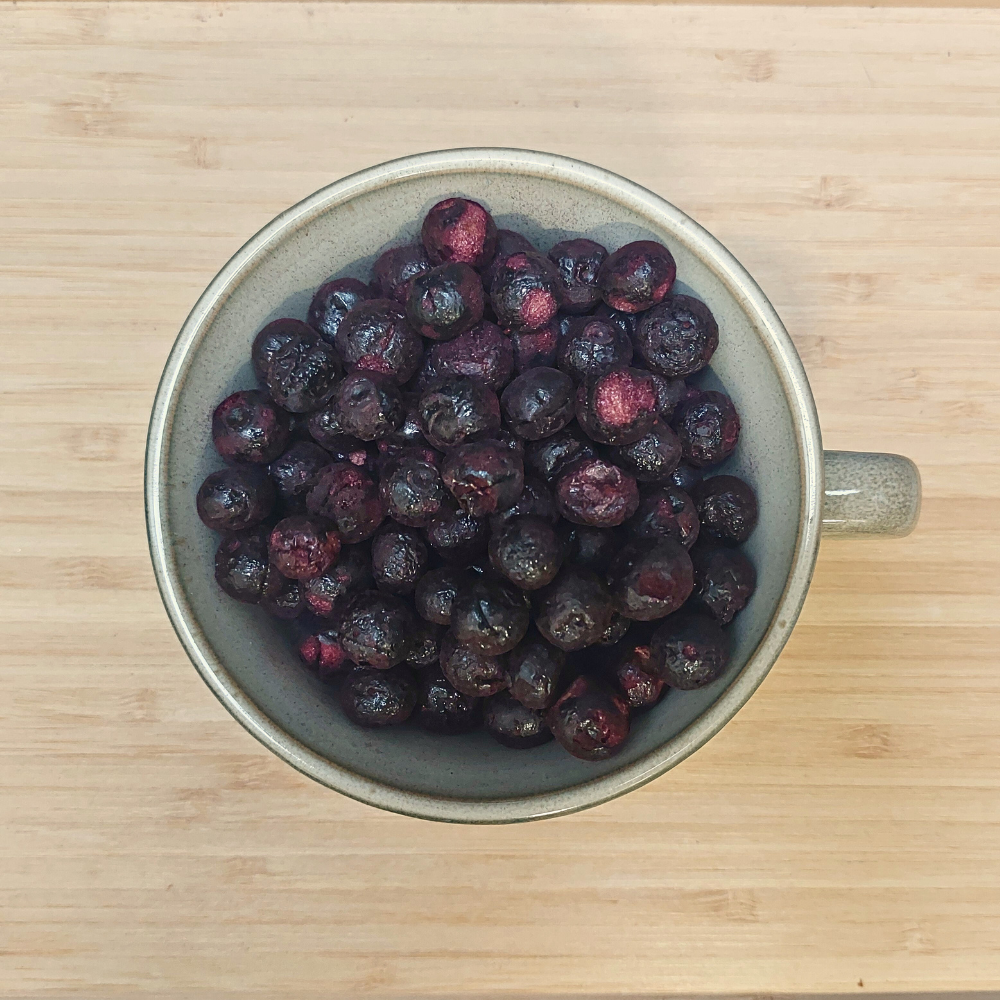 Blauwe bes gevriesdroogd